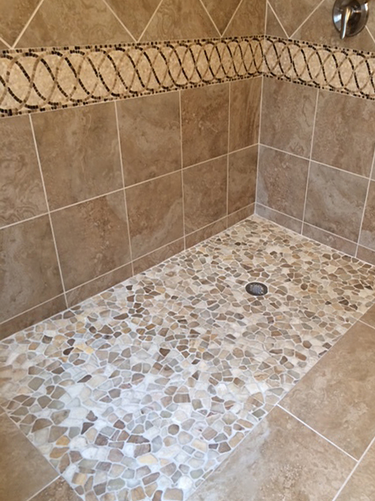 Mixed Quartz Pebble Tile Shower Flooring